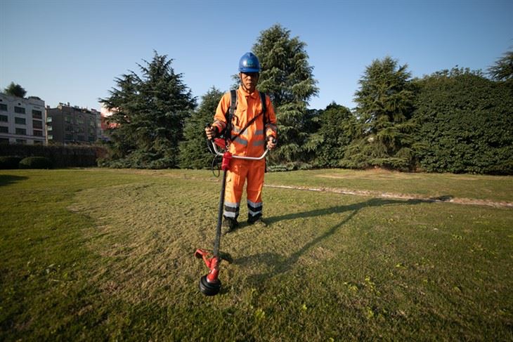 Cordless Electric Grass Trimmer price
